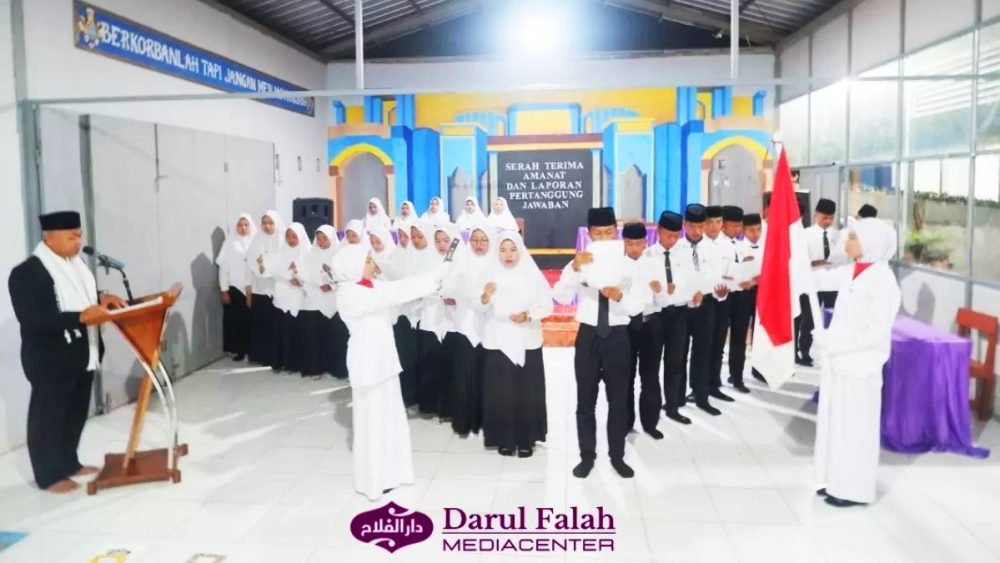 Serah Terima Amanat Pengurus Organisasi Pondok Darul Falah Cimenteng