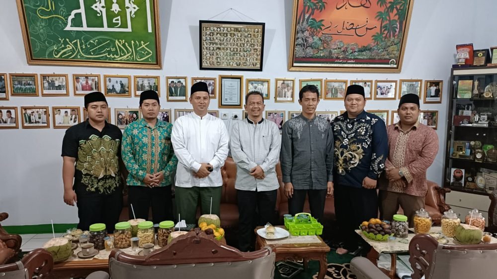 KH.Ahmad Deni Rustandi, Dari Kandang Ayam Membangun Peradaban Darussalam di Tasikmalaya