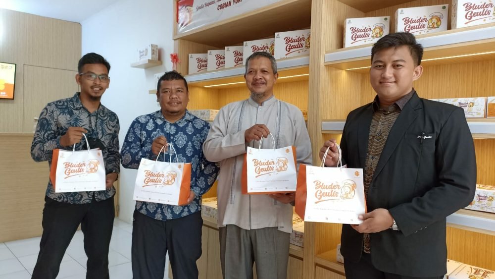 Bluder Geulis, Oleh Oleh Yang Lagi Hits Dan Halal : 2 Menit Dari Tol Cipali Exit Subang