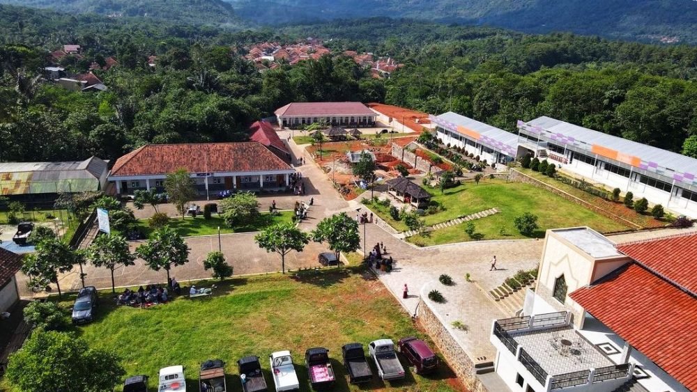 Totalitas Pondok Modern Darul Falah Cimenteng Subang Sebagai Pondok Wakaf