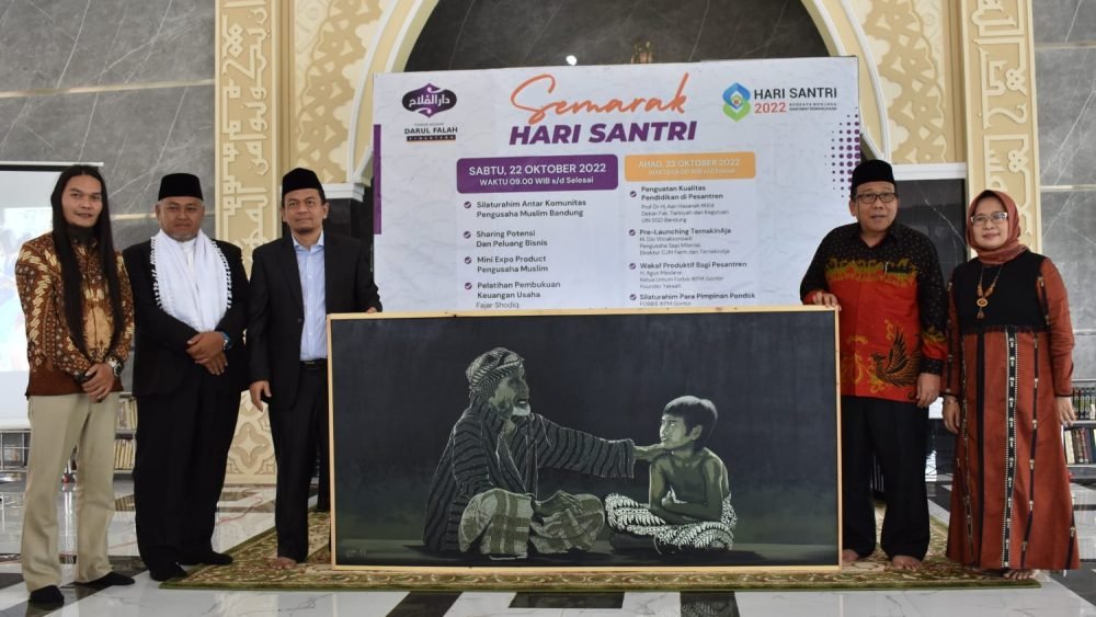 Seniman S2 Itb Lulusan Gontor Berikan Hadiah Lukisan Untuk Ketua Dewan Pembina Pondok Modern Darul Falah Cimenteng