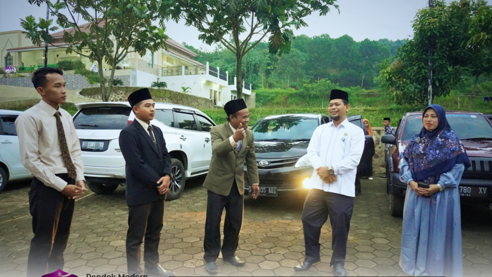 Kunjungan Pondok Pesantren Unggul Salsabiila Zainia Cianjur ke Pondok Modern Darul Falah Cimenteng Subang.