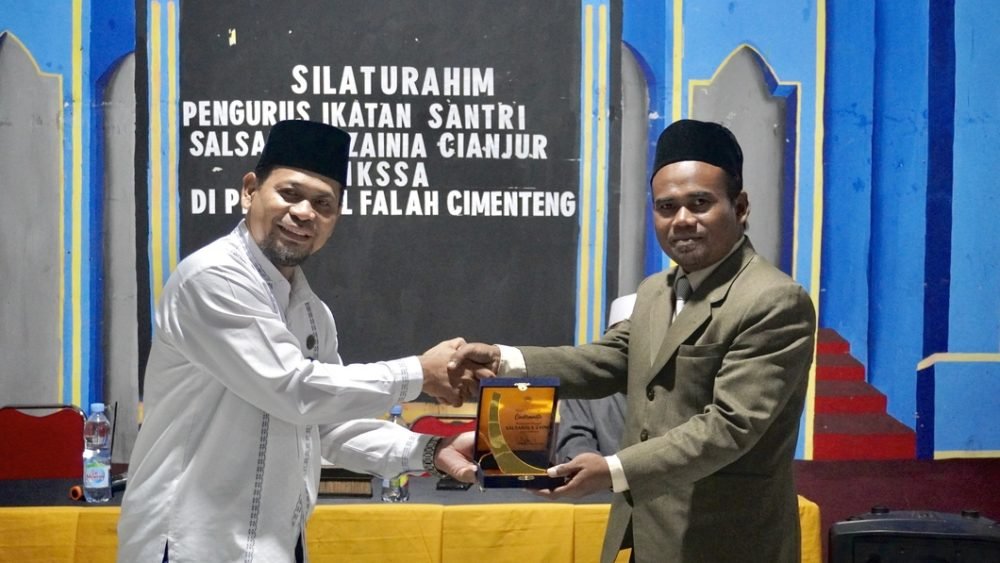 Study Banding IKSSA ke Pondok Modern Darul Falah Cimenteng Subang