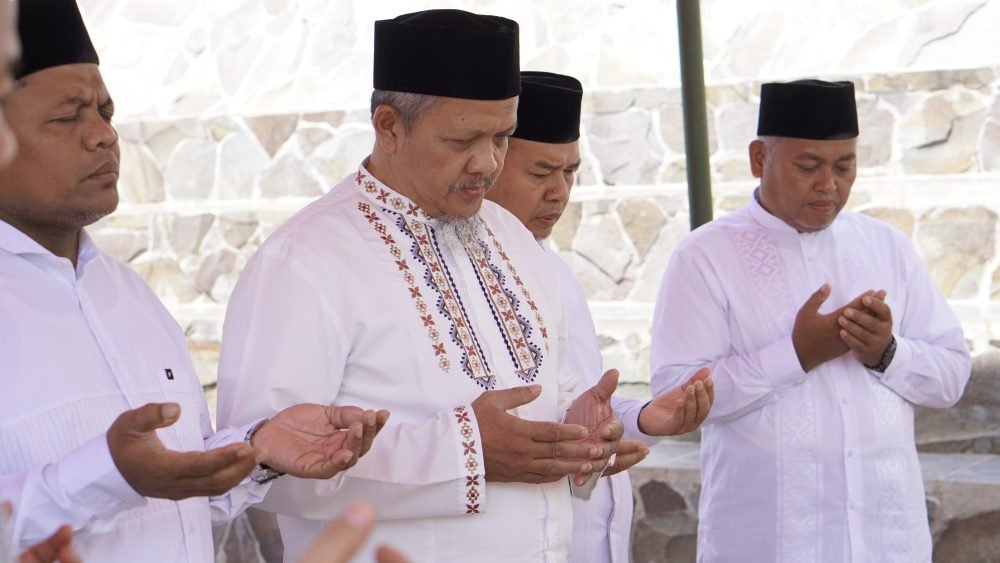 Ketua Umum YPPWPM Gontor Takziah Ke Keluarga Agus Lio Ban Subang