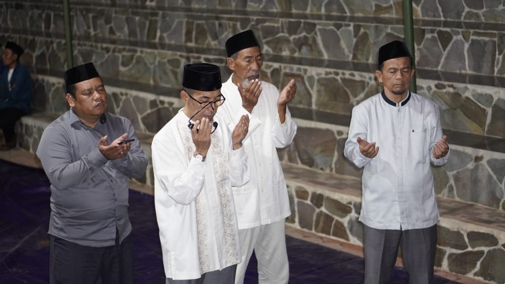 KH Muhammad Nasir Zein M.A Takziah Ke Darul Falah Cimenteng