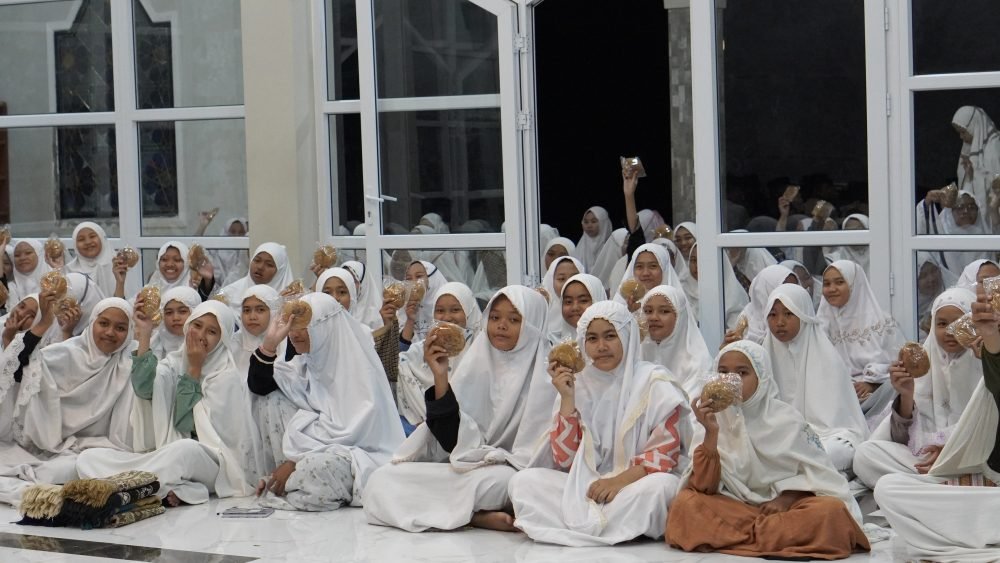 Iftor Puasa Sunnah bersama santri santriyah
