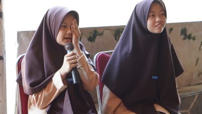 Pesantren Darul Falah Cimenteng Adakan Pengecekan Mata