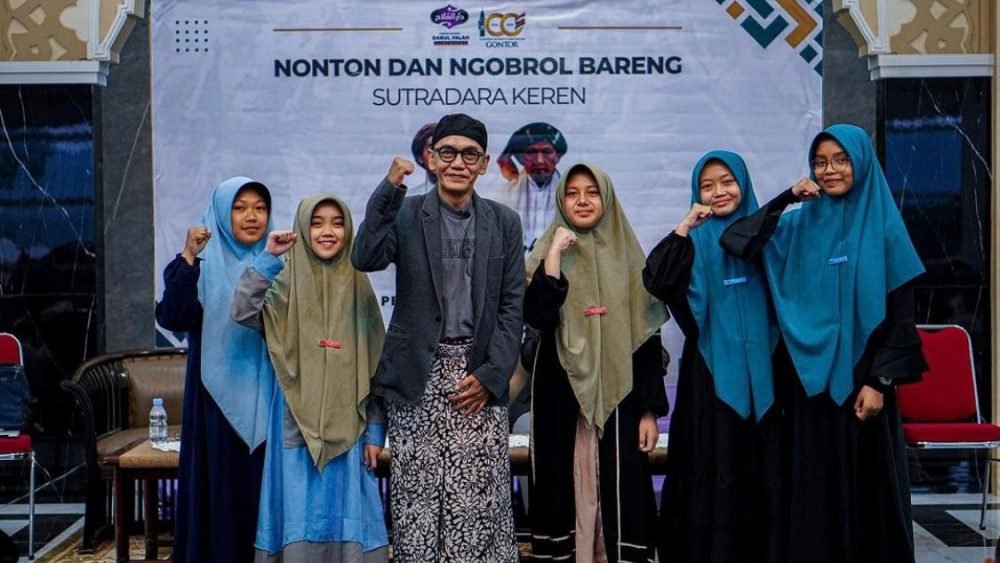 Obituari (Singkat, Pendek)