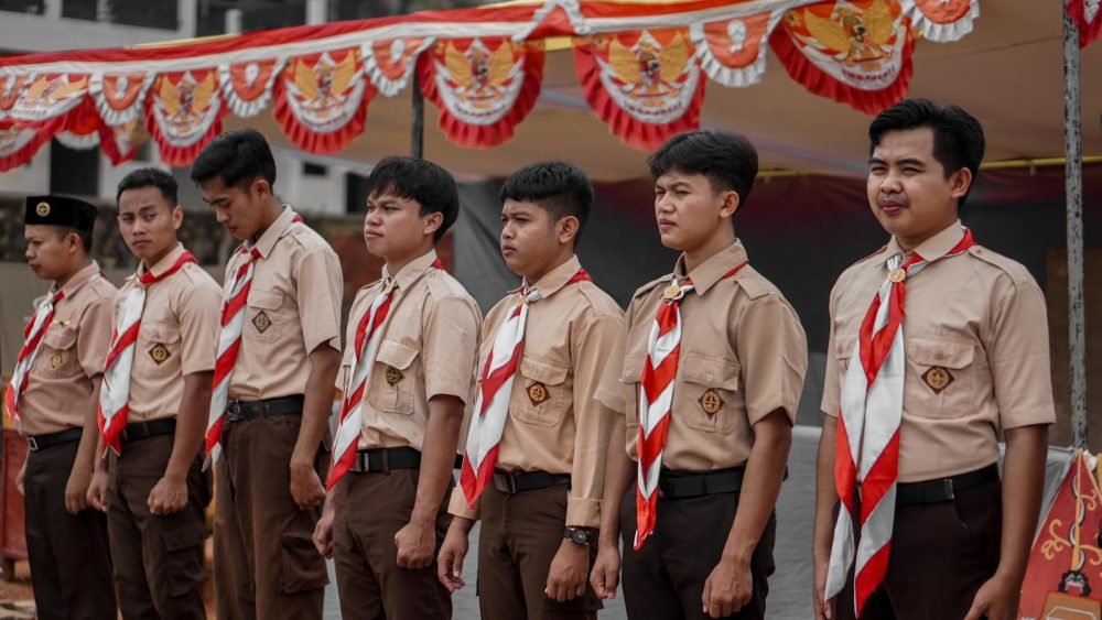 Kyai Komaruddin Buka Apel Kegiatan Pelantikan Kepramukaan