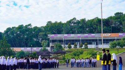 Meningkatkan Kualitas Bahasa, Darul Falah Laksanakan Upacara dengan Bahasa Arab.