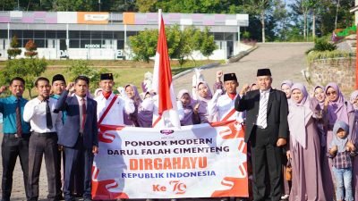 PM Darul Falah Ikuti Kegiatan Jalan Sehat Dan Pawai Alegoris Desa Cimenteng