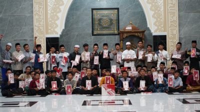 HUT RI, Santri Darul Falah Partisipasi Gebyar Sarung Merah Putih
