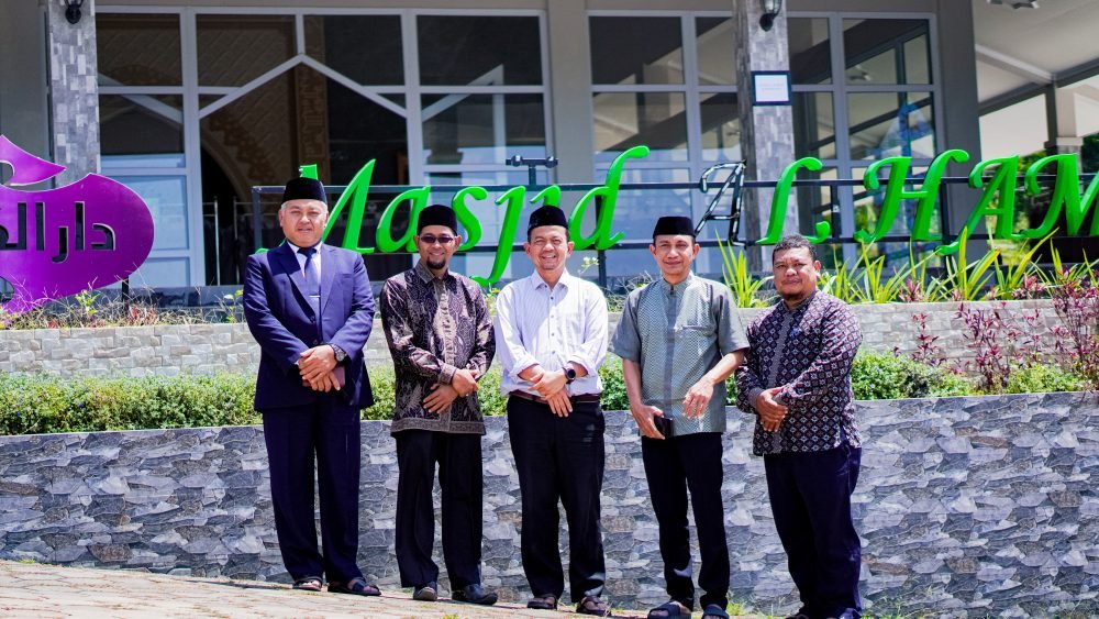 Pimpinan Pondok Pesantren Alwanul Qur’an Kuningan kunjungi Darul Falah