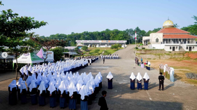 Upacara pembukaan Masa Pengenalan Lingkungan Sekolah (MPLS)