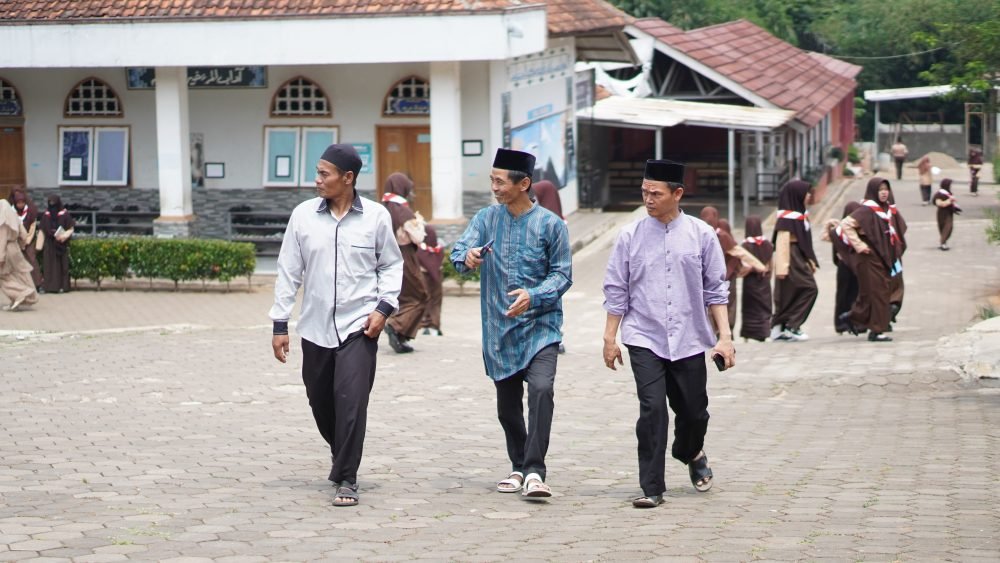 Silaturrahmi Pimpinan Pondok Pesantren Miftahul Ulum Tasikmalaya Beserta Keluarga