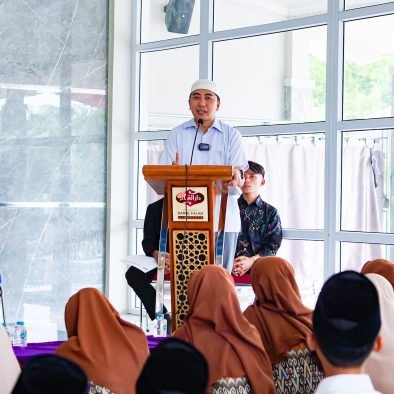 Dua Profesor Bekali Santri di Cimenteng: Menginspirasi dan Menguatkan Komitmen Pengabdian