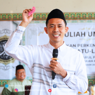 CERDAS FINANSIAL : Pondok Modern Darul Falah Cimenteng Mengadakan Kuliah Umum inspiratif