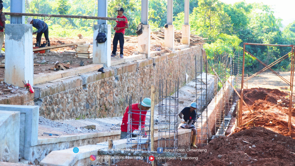 DAFATORIUM : Aula Serbaguna Pondok Modern Darul Falah Cimenteng