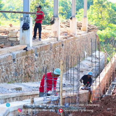 DAFATORIUM : Aula Serbaguna Pondok Modern Darul Falah Cimenteng
