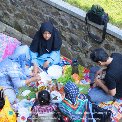 Mudif-mudifah: Kebahagiaan Menyatu di Hari Penjengukan Pondok Modern Darul Falah Cimenteng