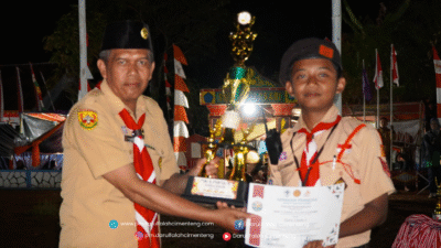 JUARA UMUM PUTRA DAN PUTRI: Gema Pramuka Tingkat Kwaran Cijambe Tahun 2025