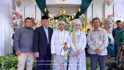 Mengikat Janji Suci, Merajut Ibadah Abadi: Pernikahan Kader Darul Falah Cimenteng